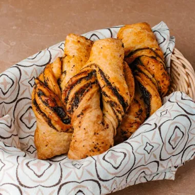 Булочка маковая